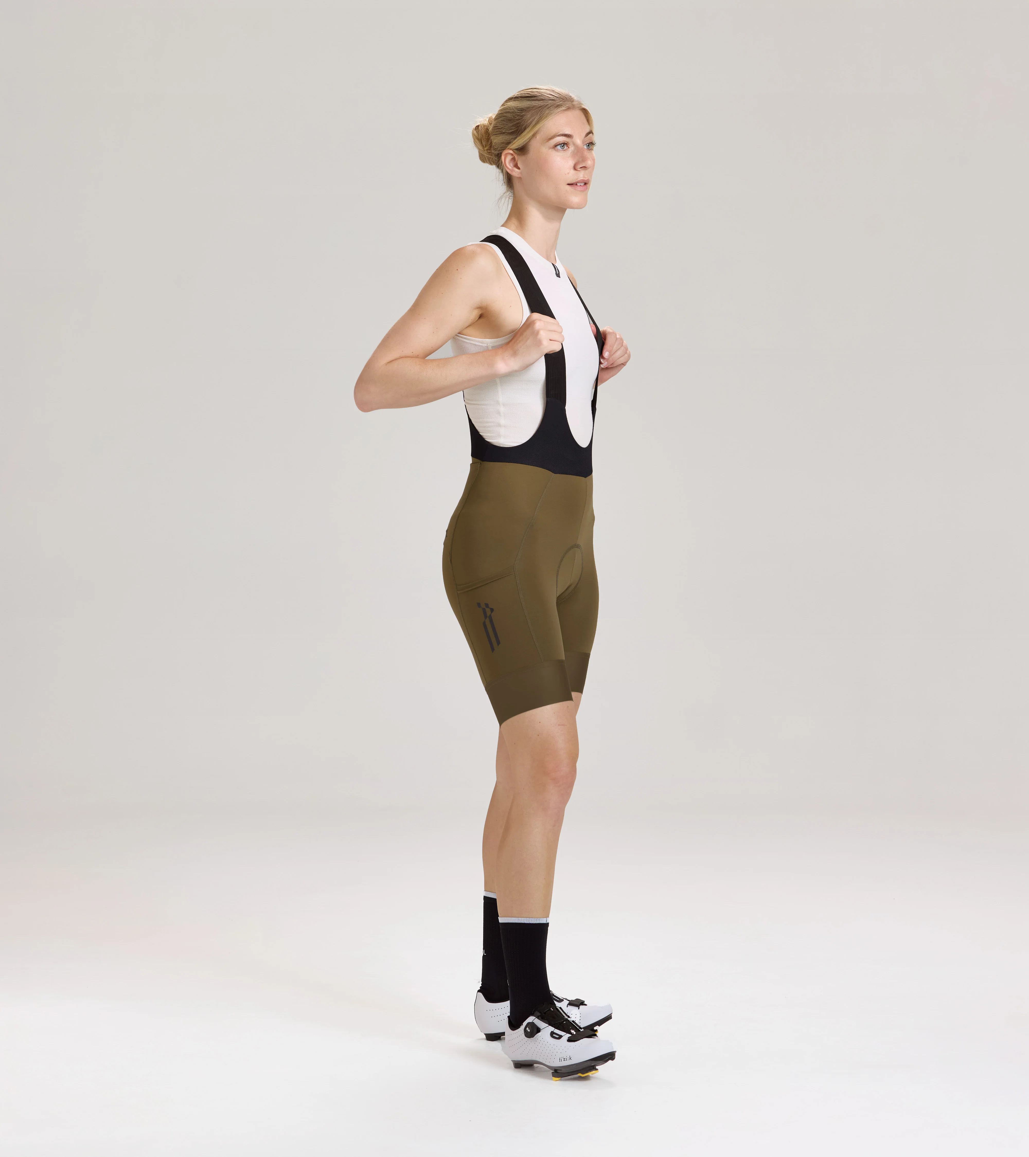 Womens ARC Cargo Bib Shorts - Image 14