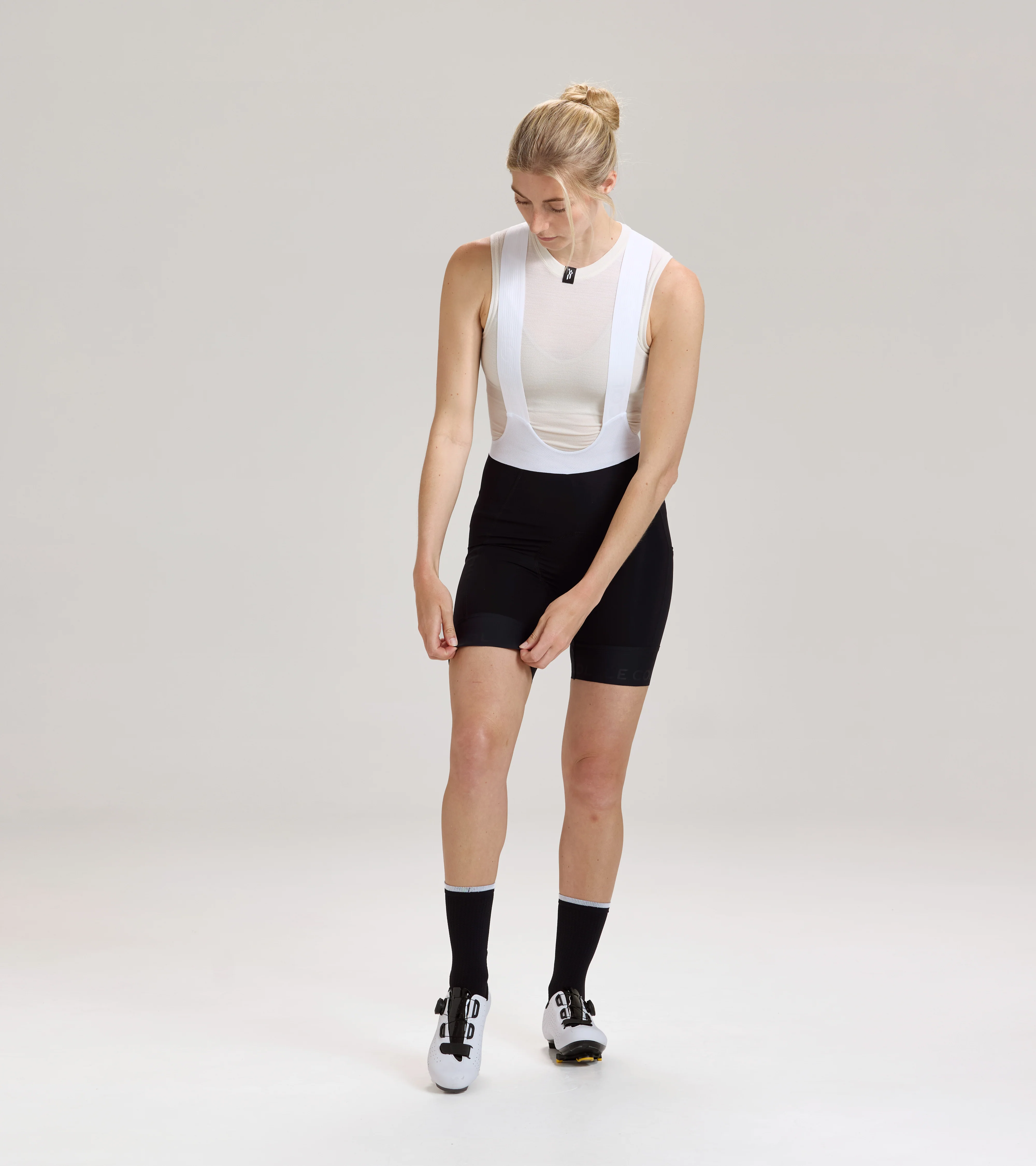 Womens ARC Cargo Bib Shorts - Image 3