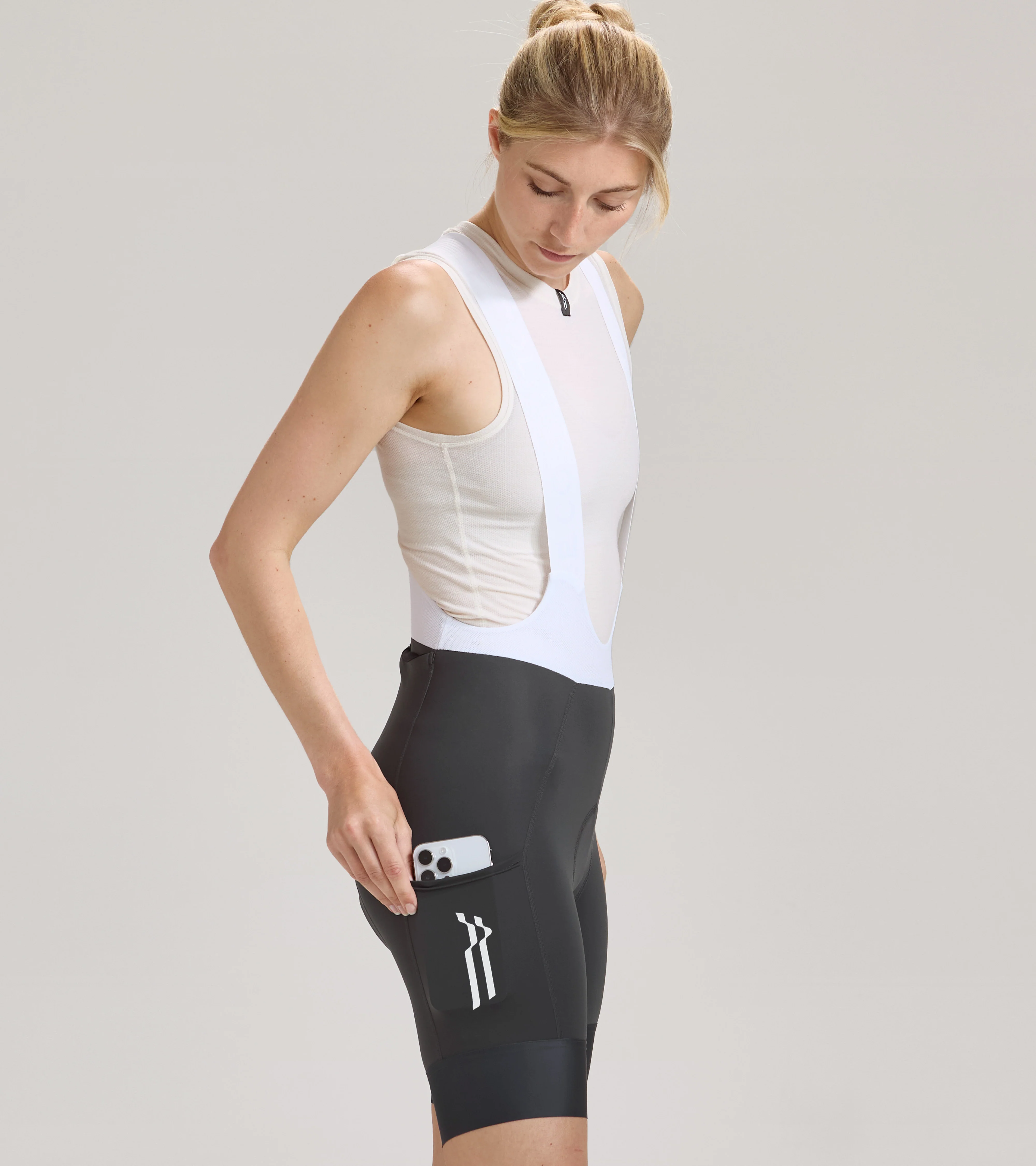 Womens ARC Cargo Bib Shorts - Image 8