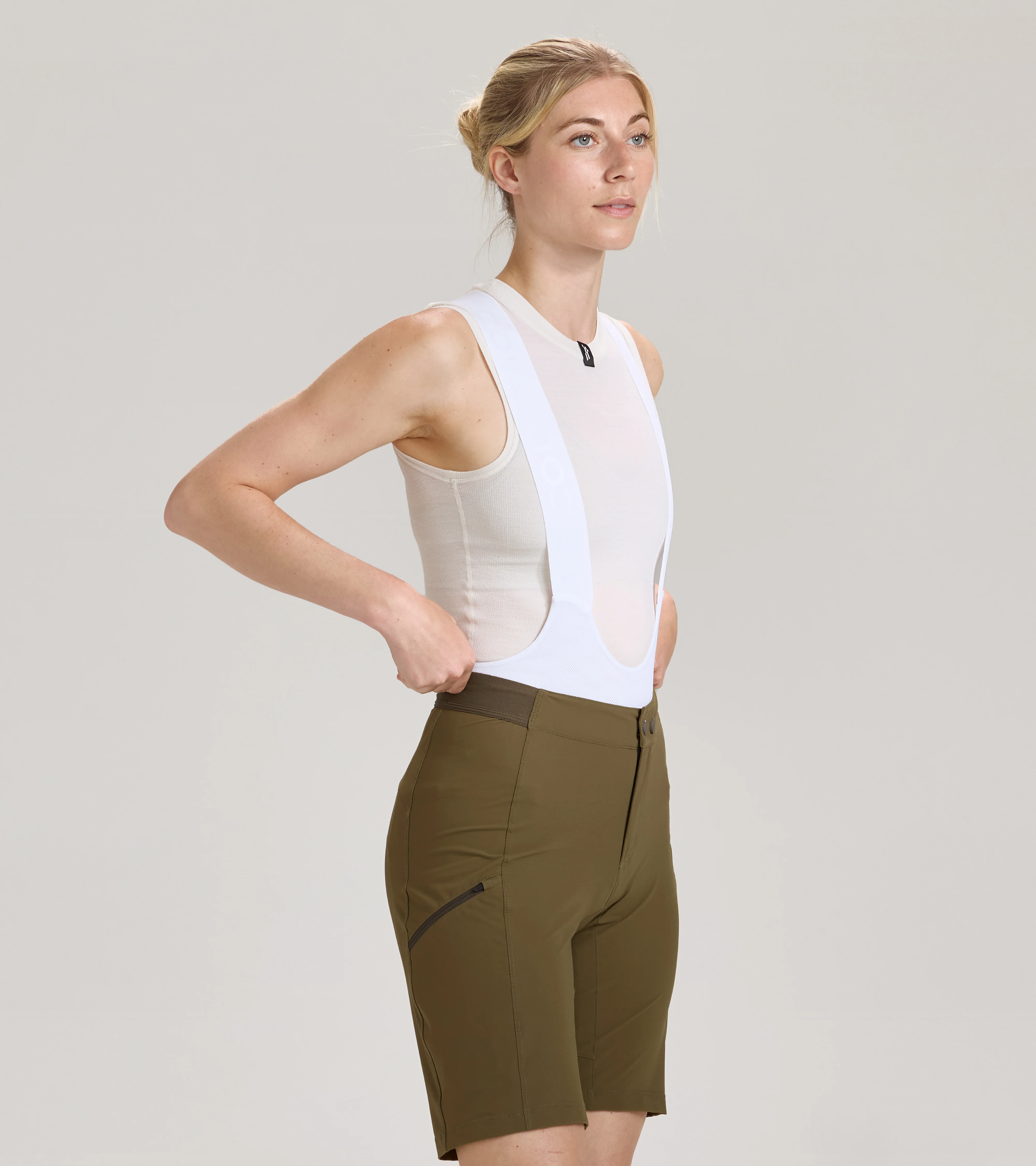 Womens ARC Commuter Shorts - Image 11
