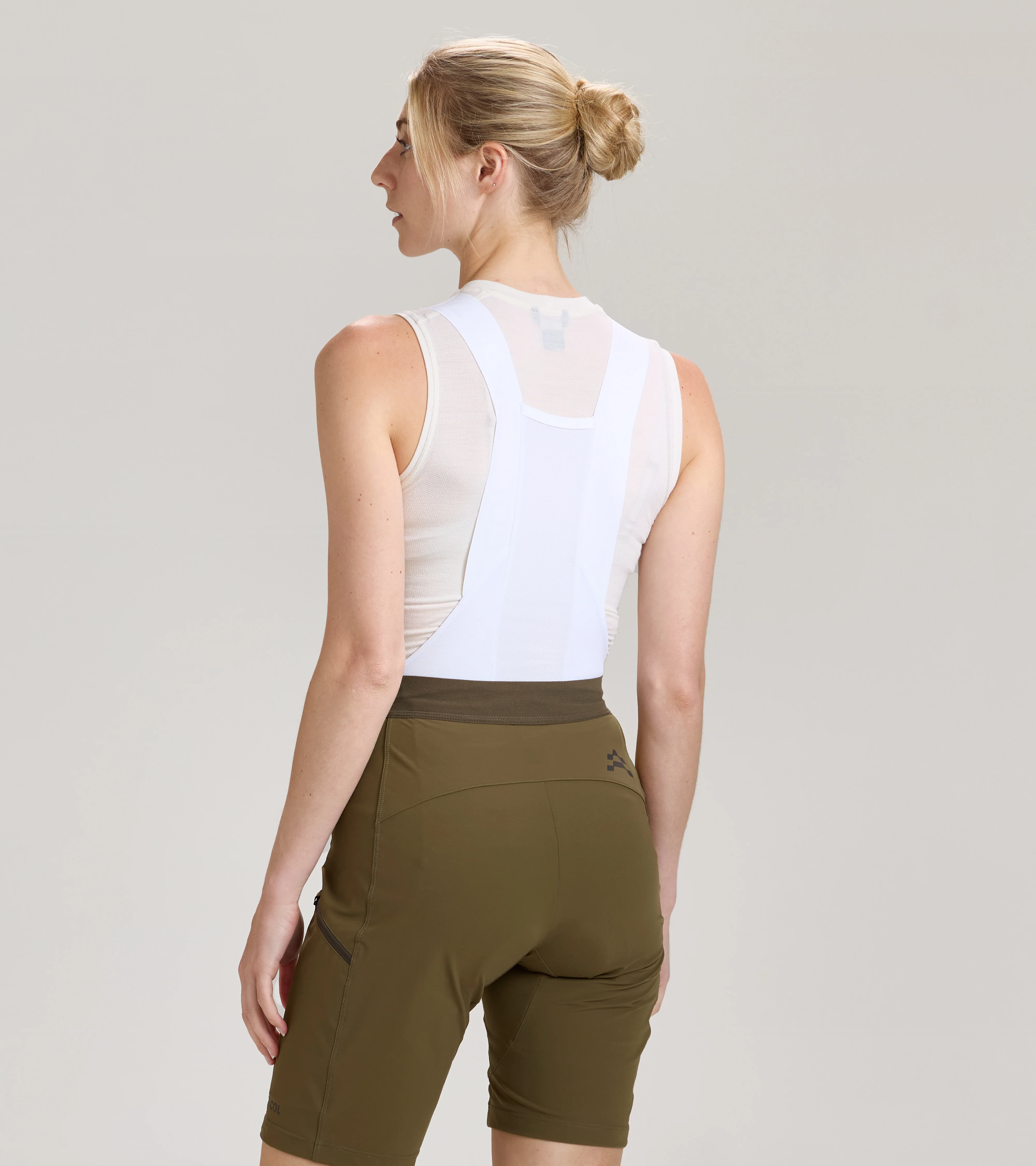Womens ARC Commuter Shorts - Image 13